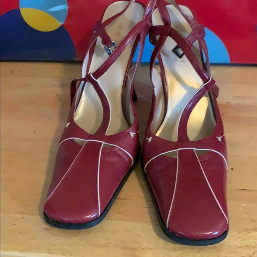 Red T Straps - Picture 4 of 4